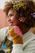 Knit Collage Daisy Wristlet Pattern