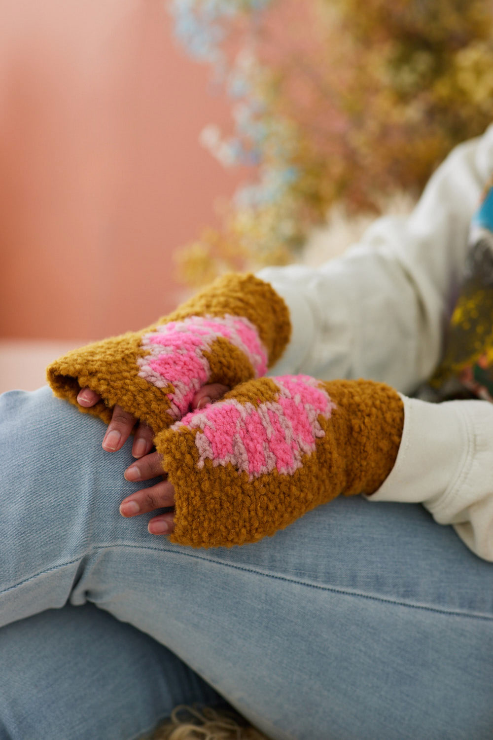 Knit Collage Daisy Wristlet Pattern