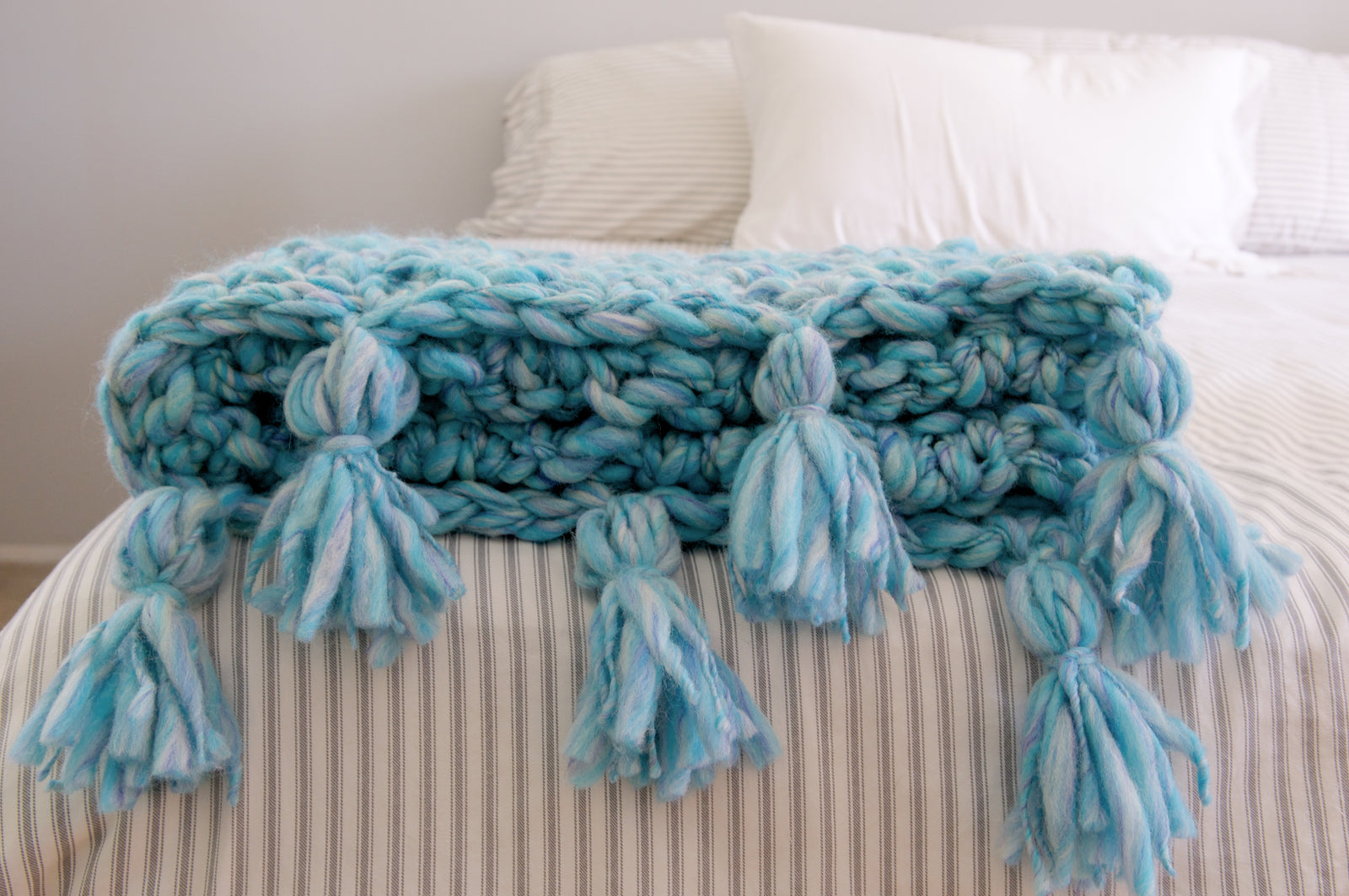 Snuggle Up Tassel Blanket Pattern