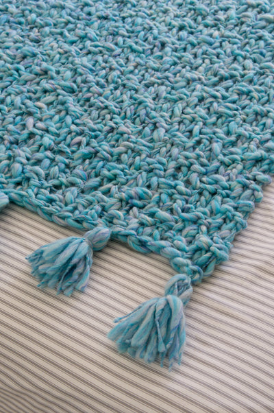 Snuggle Up Tassel Blanket Pattern