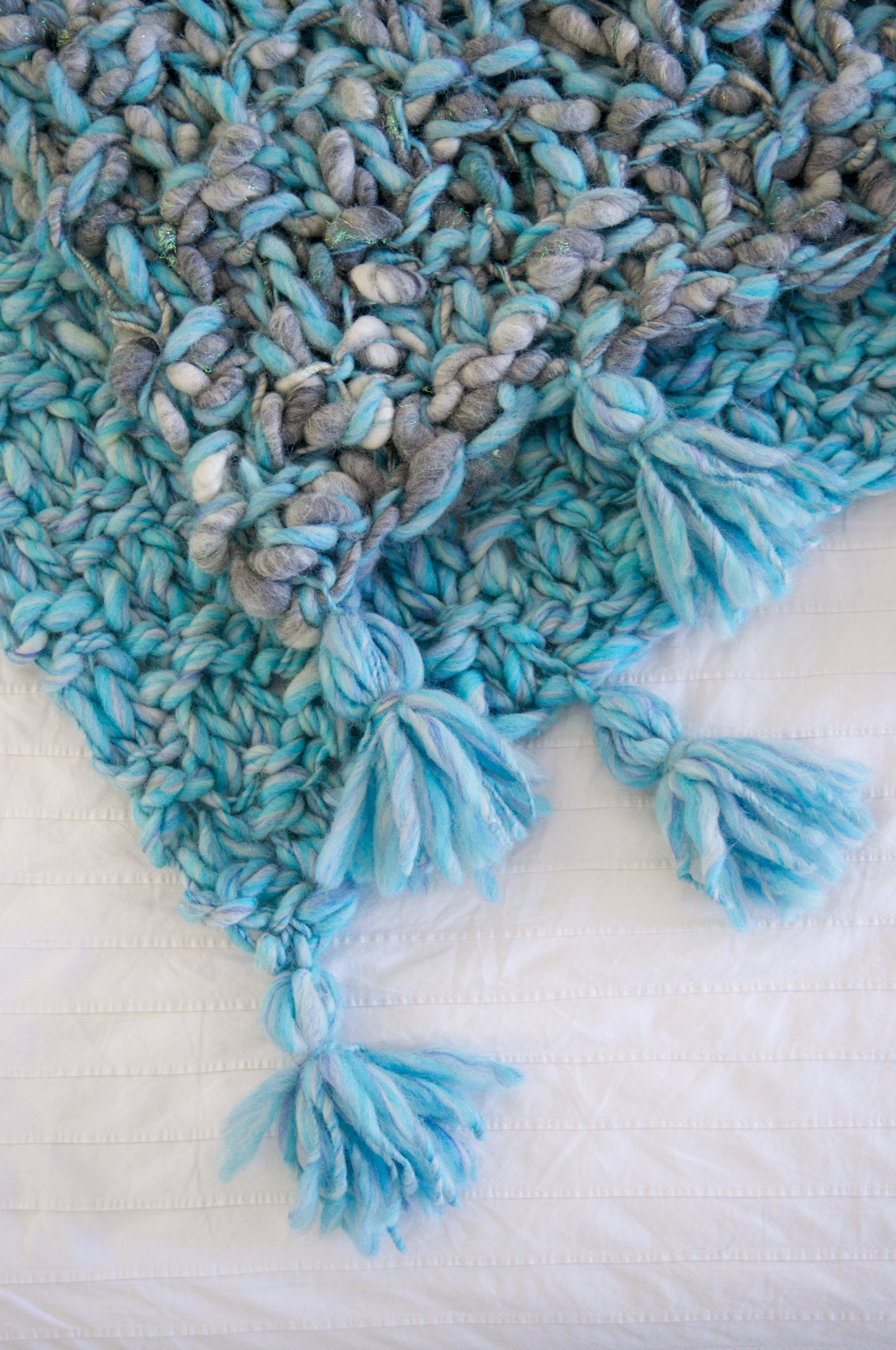 Snuggle Up Tassel Blanket Pattern