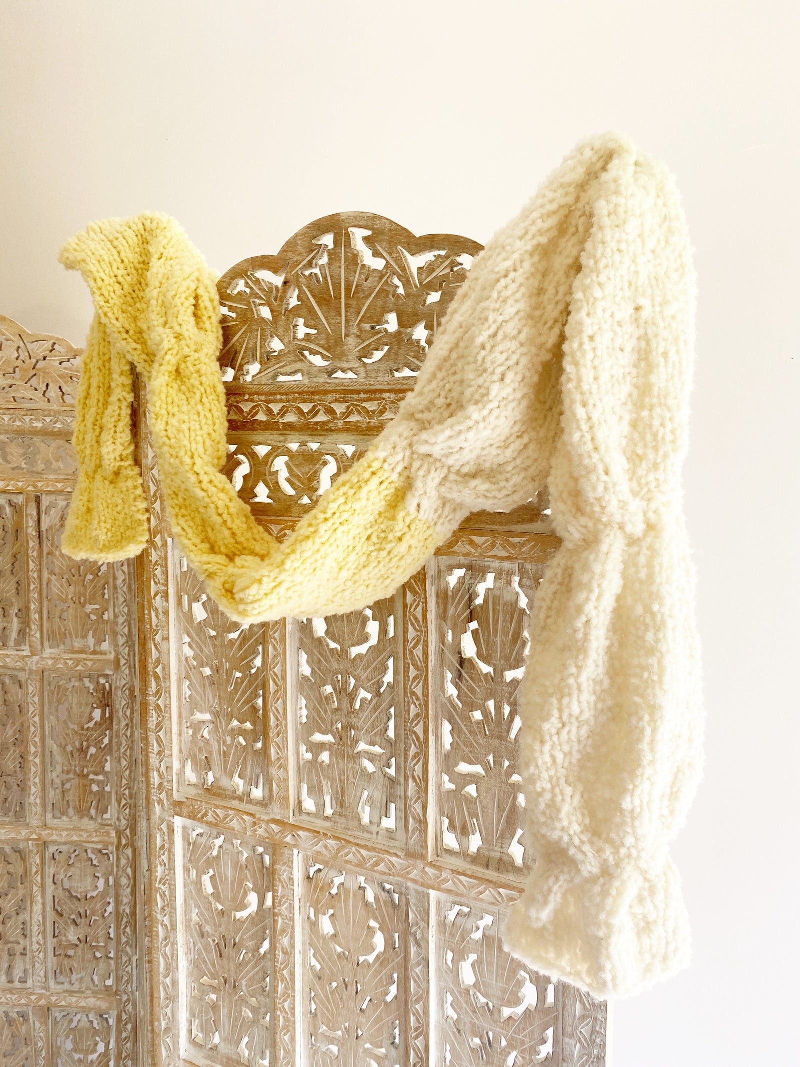 Le Slouch Scarf ~ Sunshine / Polar Bear Sample 17