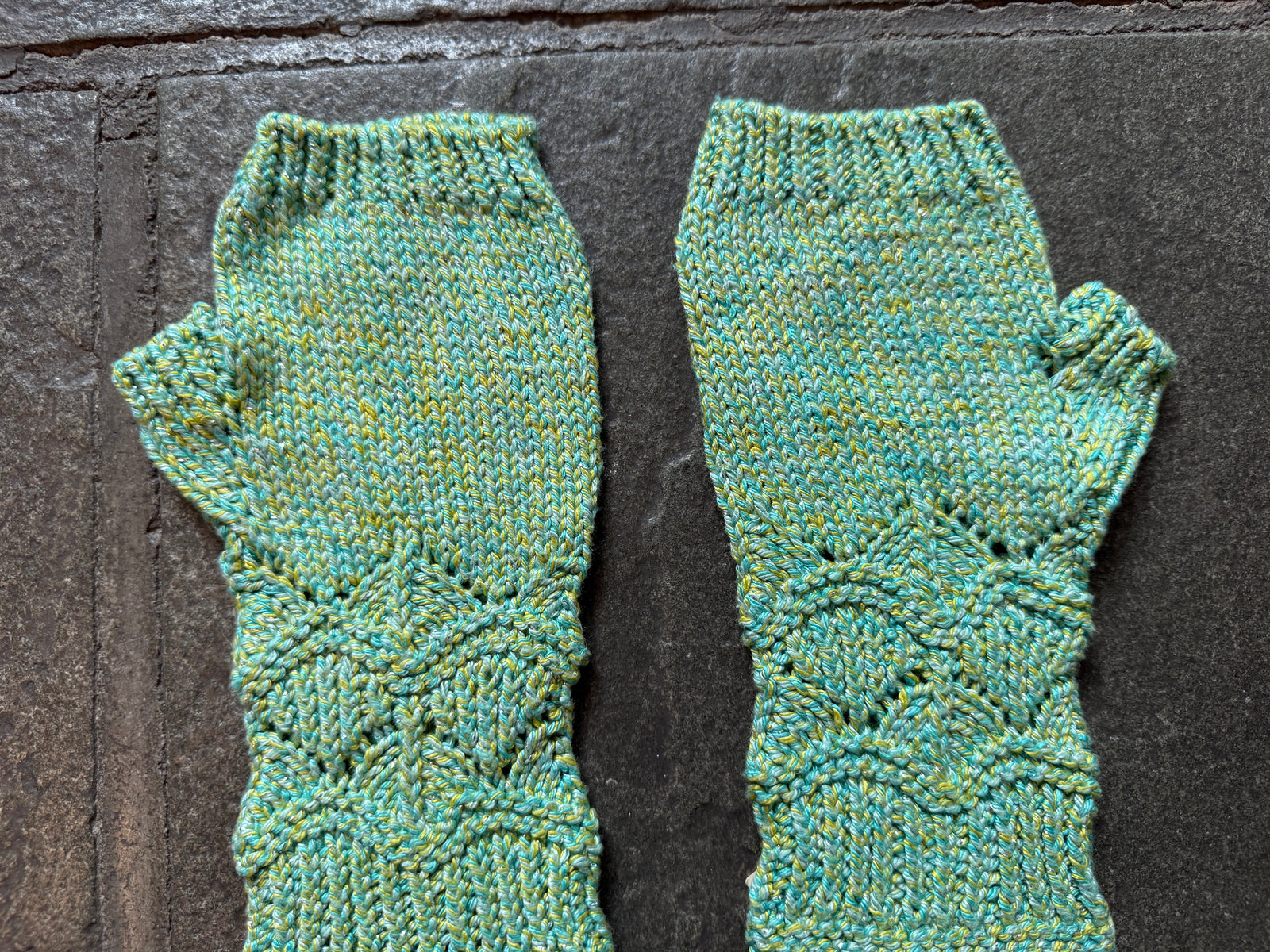 Nara Gloves ~ Maharani Silk Sample 76