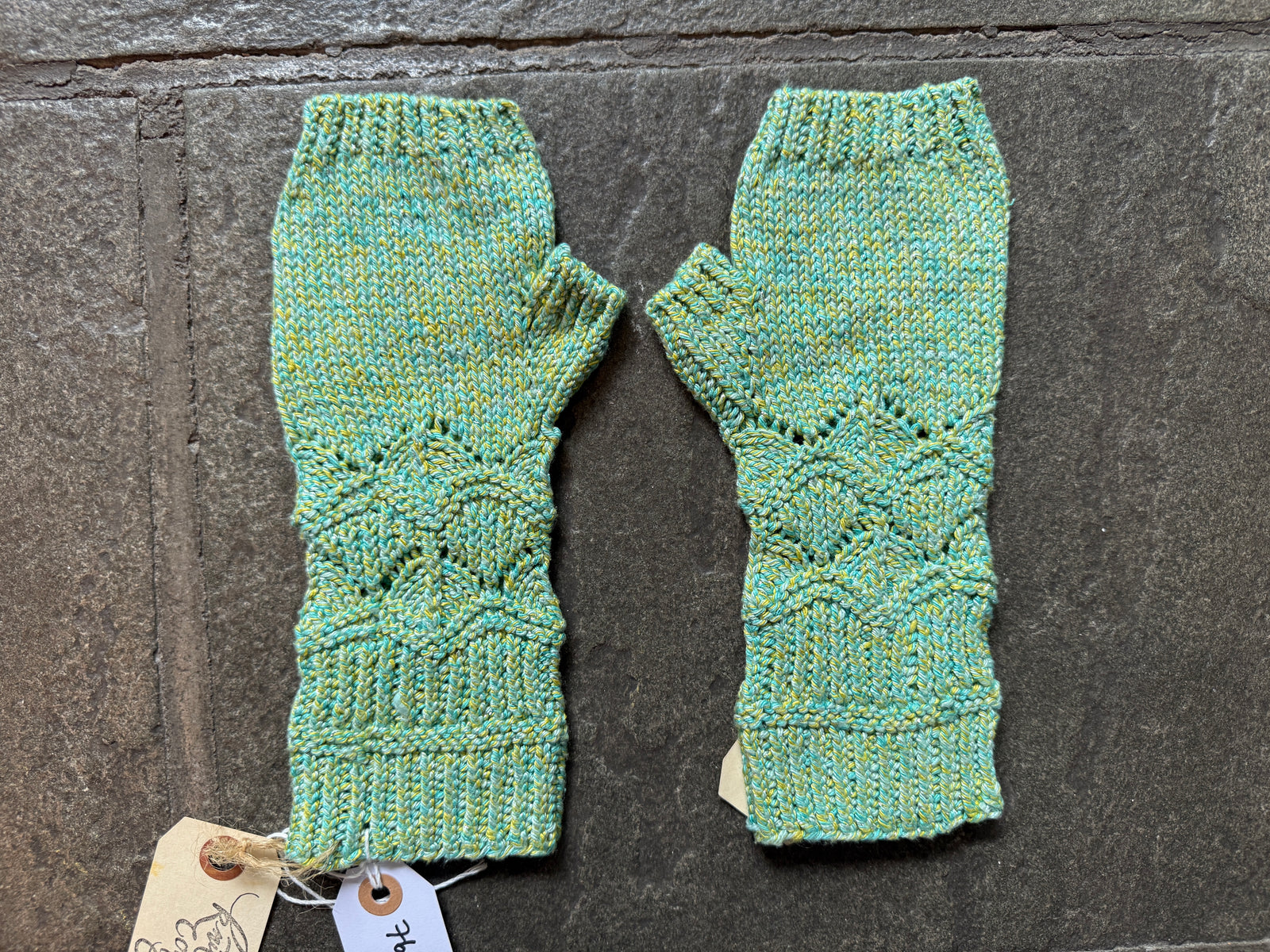 Nara Gloves ~ Maharani Silk Sample 76
