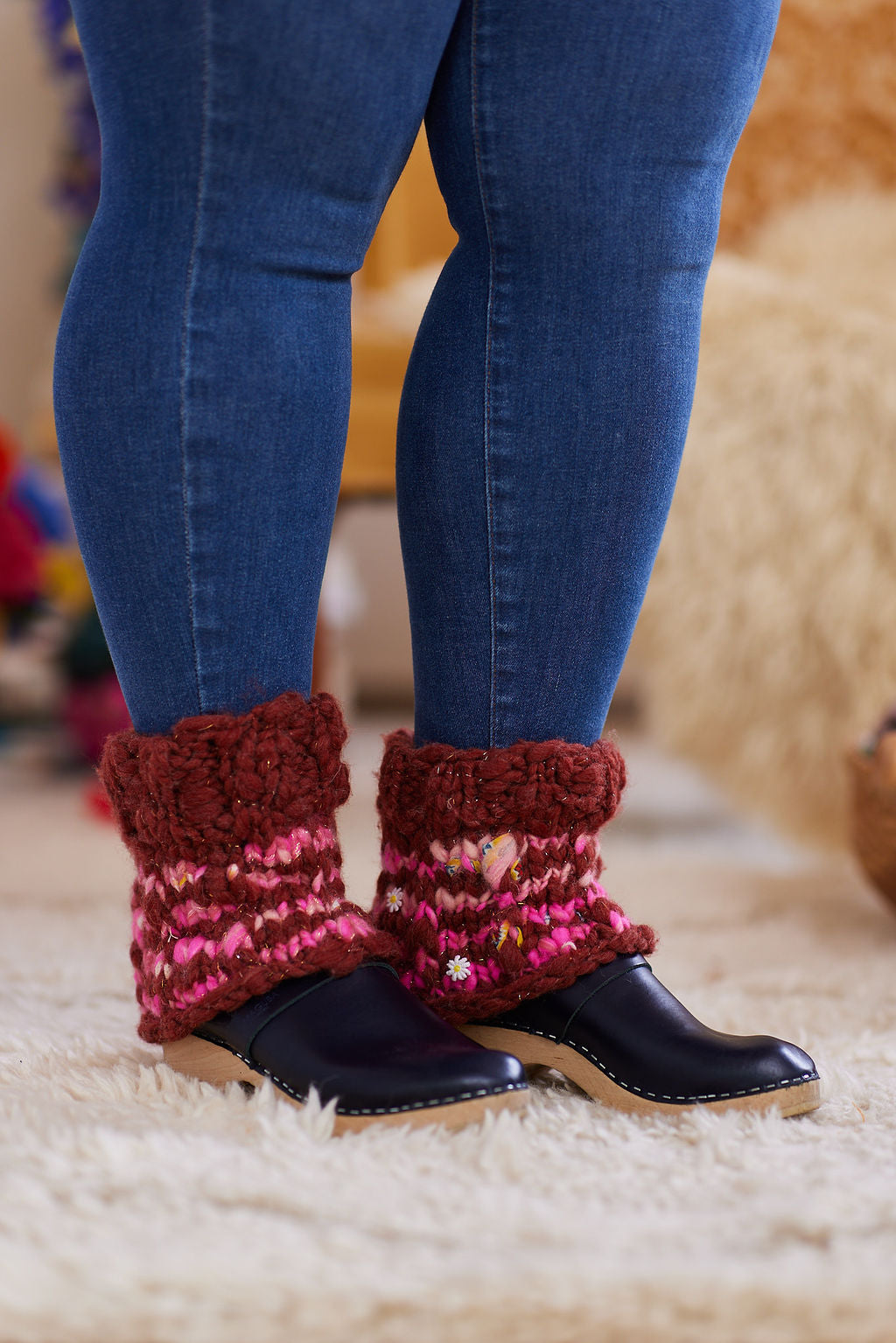Tuwenia's Chunky Shawlette and Boot Warmers