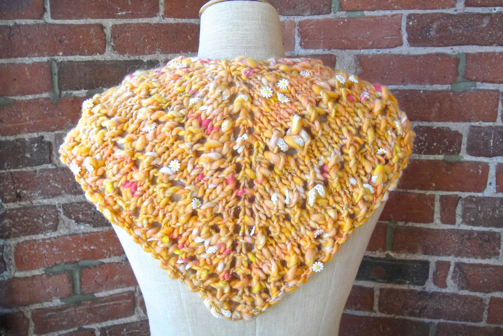 Daisy Chain Bandana Cowl Pattern